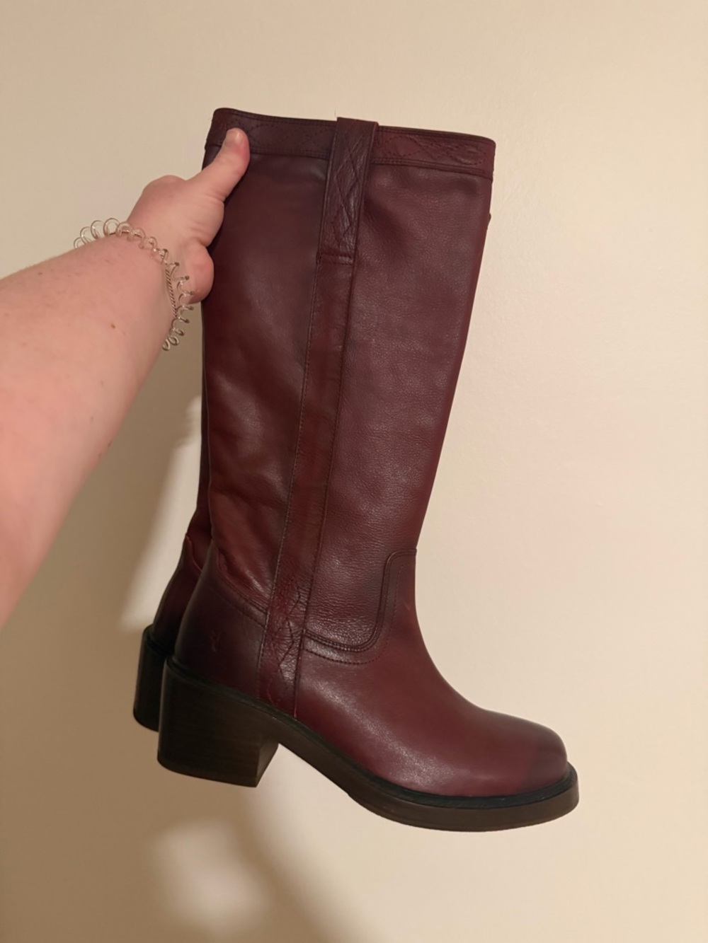 FRYE Kate Pull-On Boots, Merlot, Size 9, NWOT, 1 flaw - Picture 4 of 8